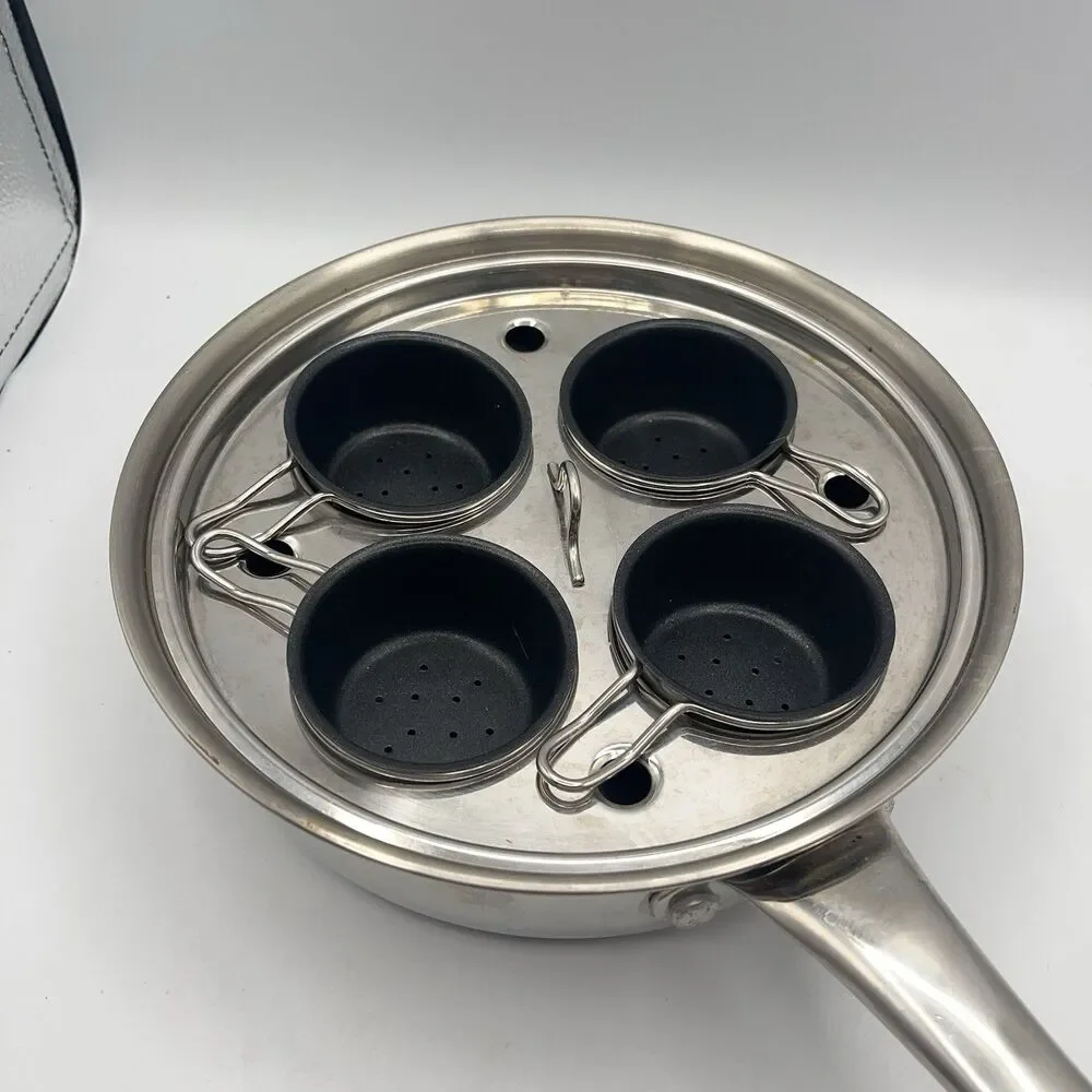 Belgique Tools of the Trade Gourmet With Glass Lid Egg Poacher Frying Pan